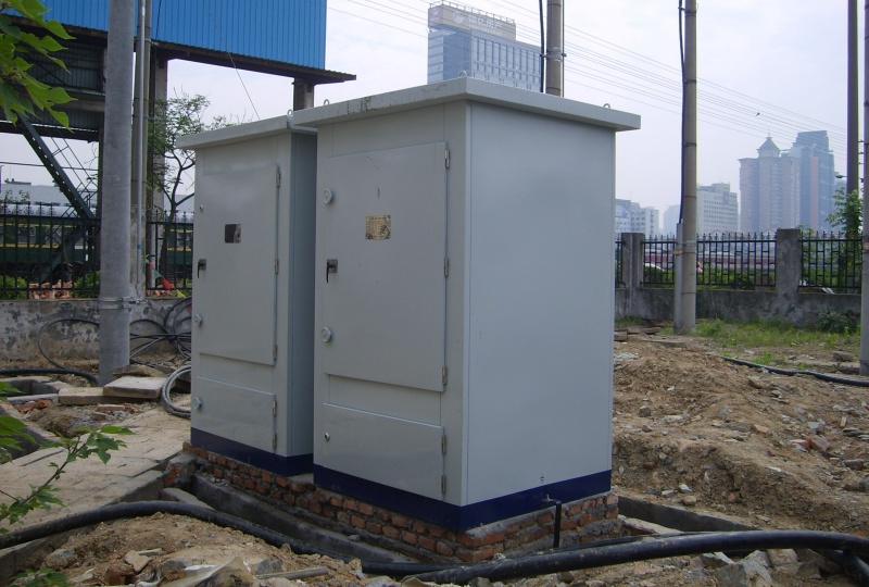 鐵路中性點接地電阻柜現場安裝